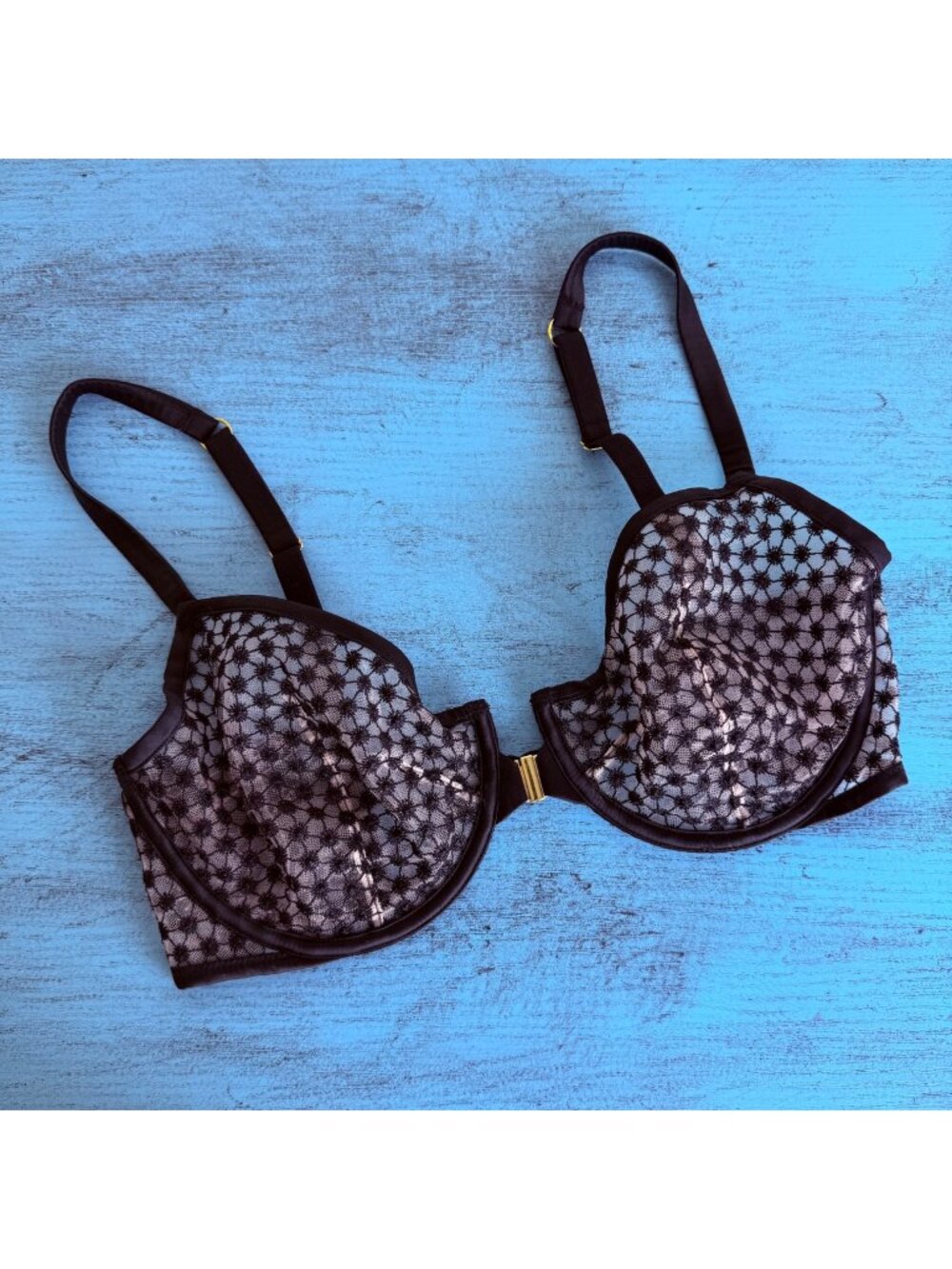 Victorias Secret Black Lace Unlined Demi Bra 34DDD With Gold Front Closure